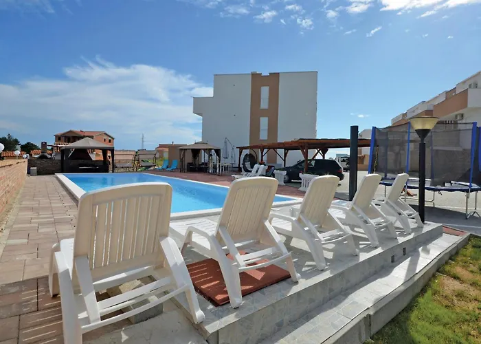 Апартаменты 2 Bedroom In Нин